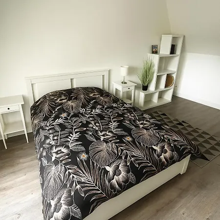 Comme A La Maison - *